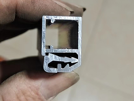 金鋼網紗窗